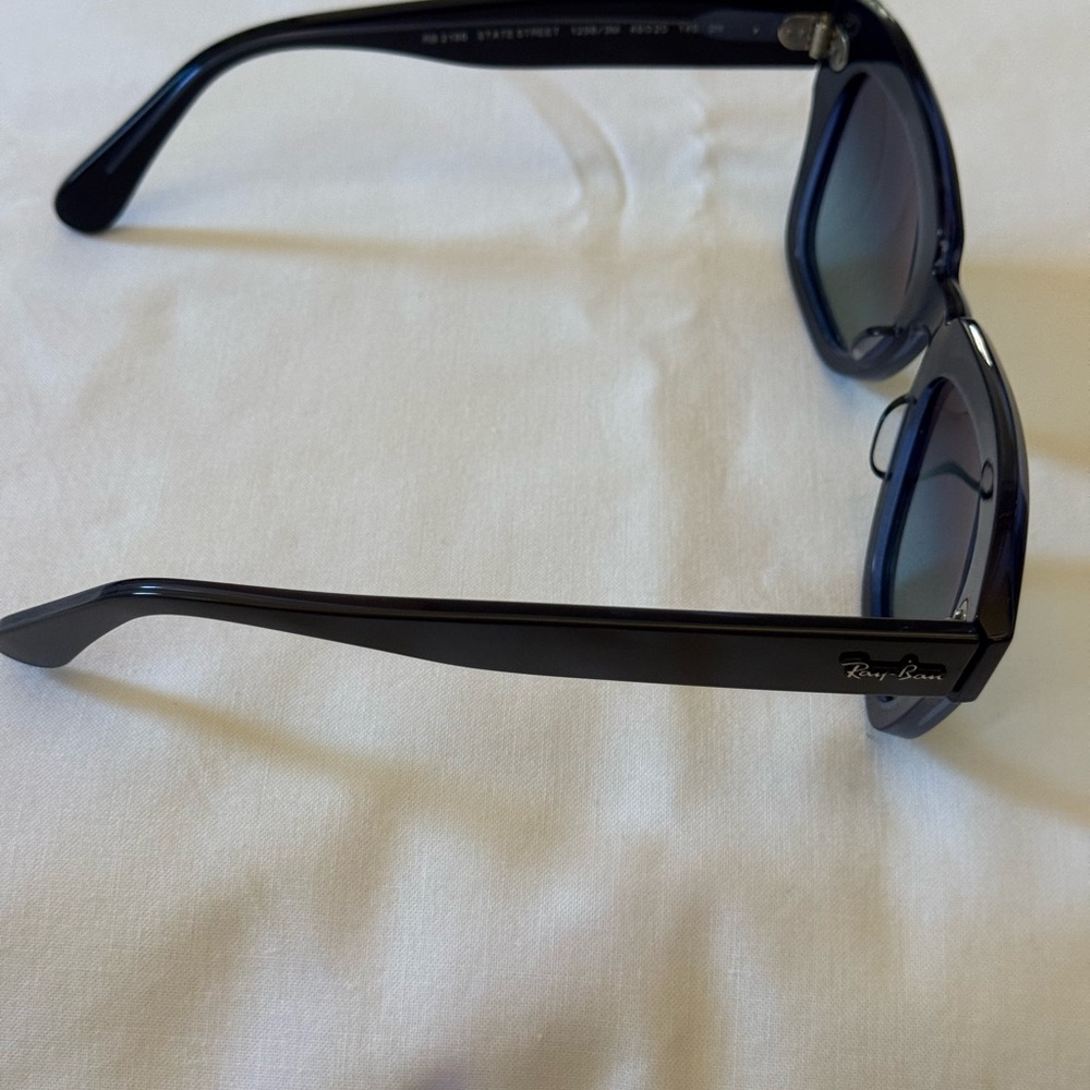 Ray-Ban Sunglasses RB2186 STATE STREET 1298/3M Blue on Transparent Blue Square - Picture 12 of 12